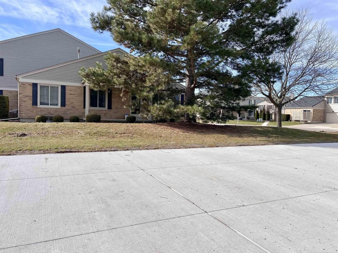 44666 Connecticut Ct - Photo 3 of 50