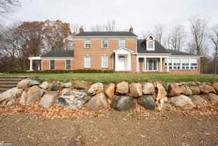 2401 E Brocker Rd - Photo 1 of 1