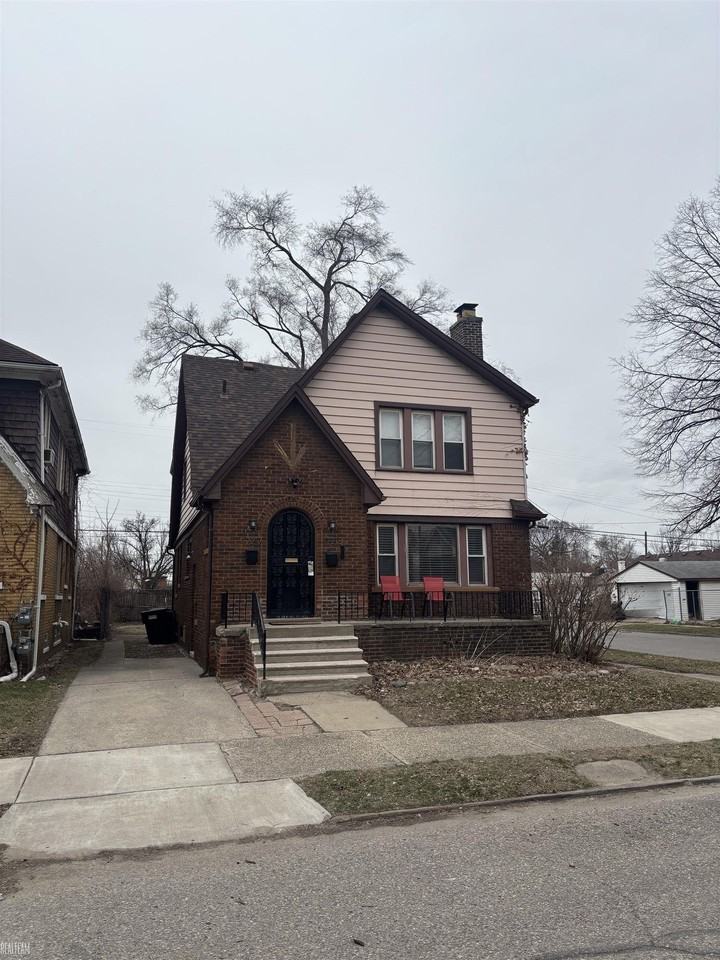 17215 Warrington Dr - Photo 2 of 18