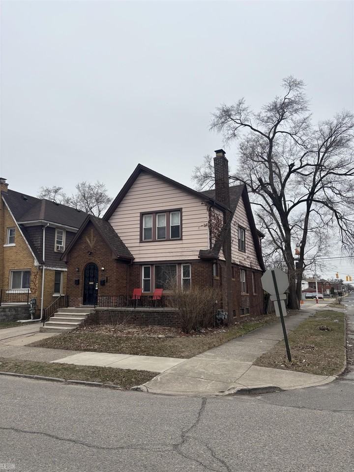 17215 Warrington Dr - Photo 4 of 18