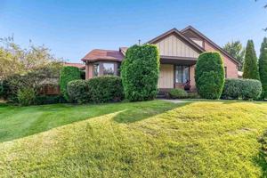 featured image of 32 Meadow Wood Dr