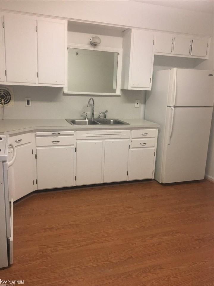 172 172 N #1 Avenue - Photo 2 of 10