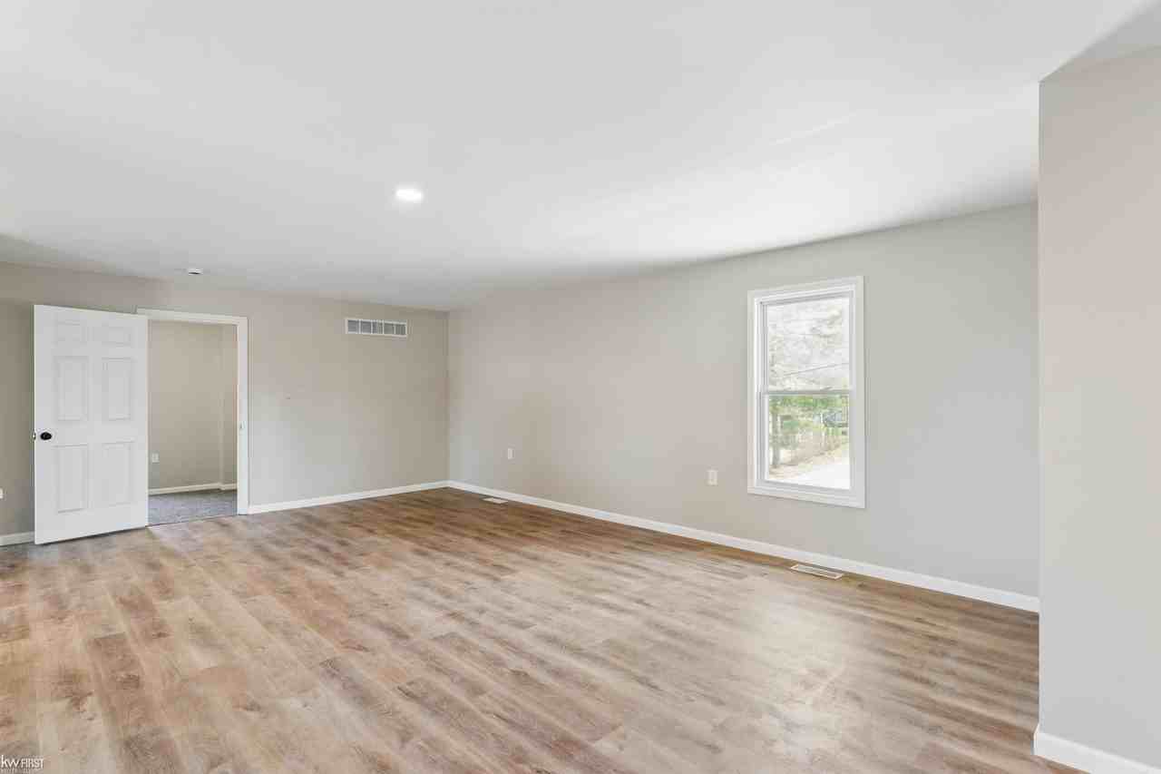 923 North St #A - Photo 3 of 13