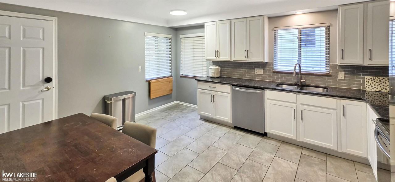 890 Neff Rd - Photo 4 of 18