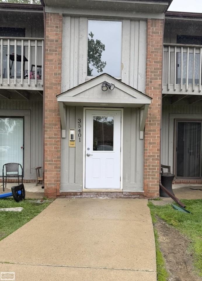 35401 Hickory Woods Ln #3