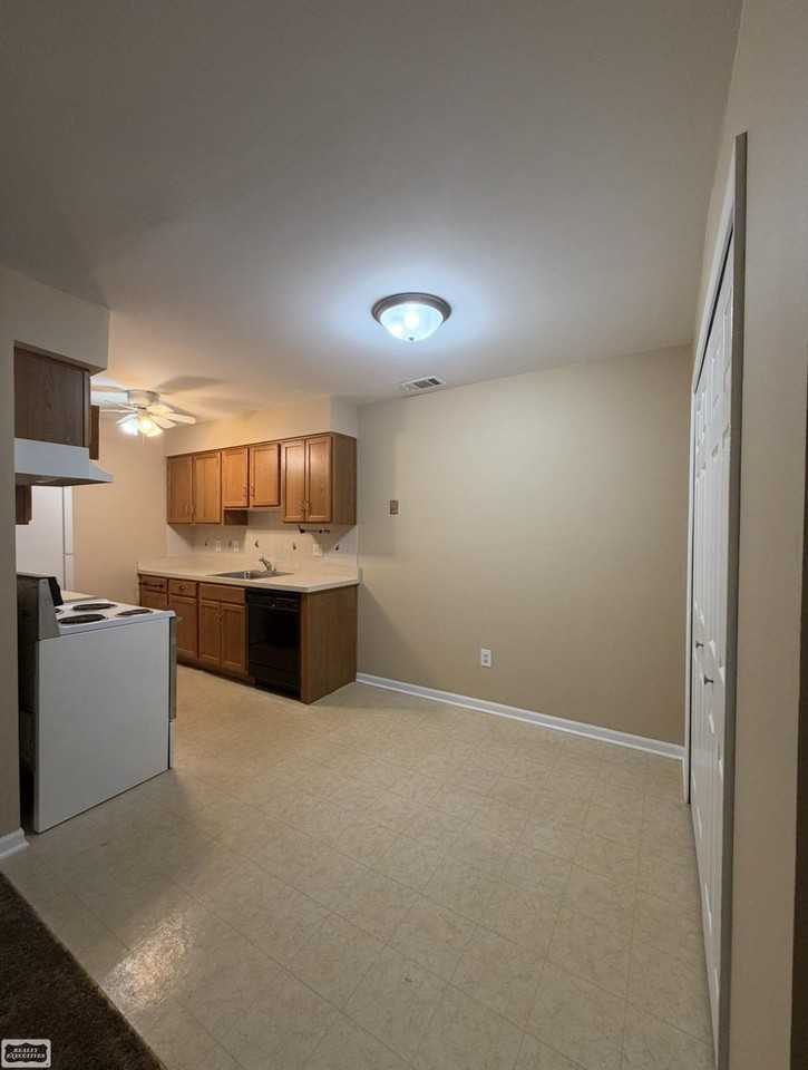 35401 Hickory Woods Ln #3 - Photo 3 of 12