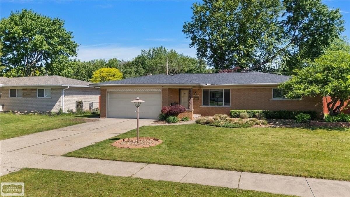 11489 Anna Lisa Dr - Photo 2 of 50