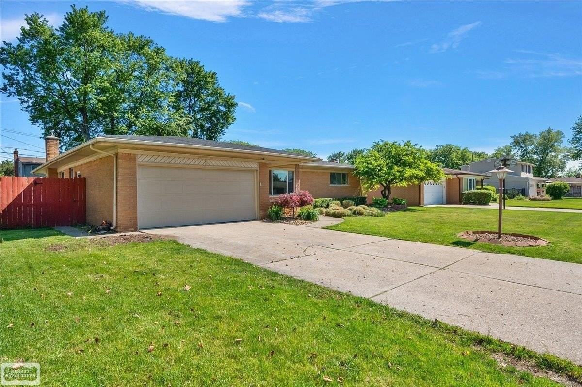 11489 Anna Lisa Dr - Photo 4 of 50