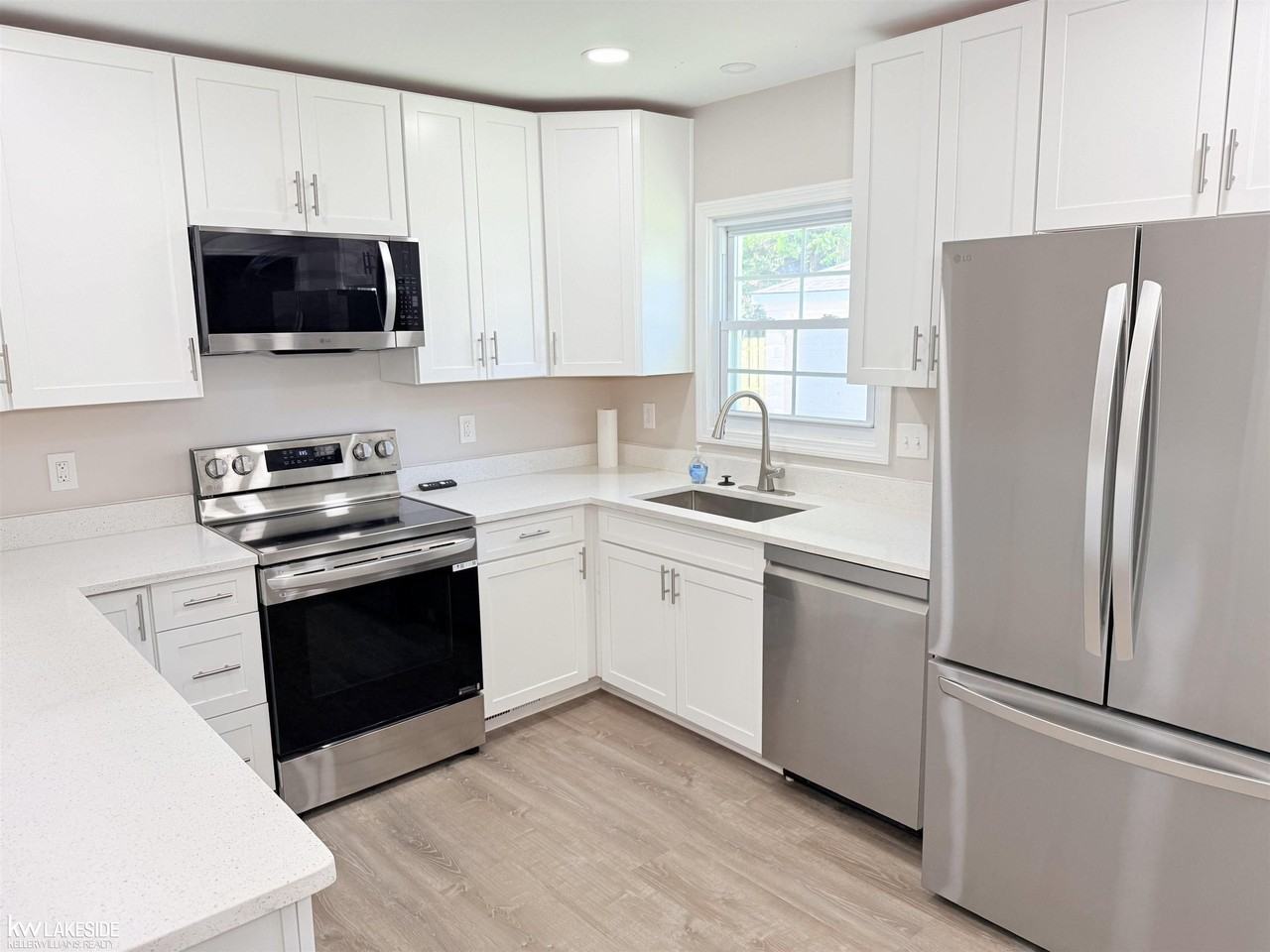 22126 Alger St - Photo 5 of 14