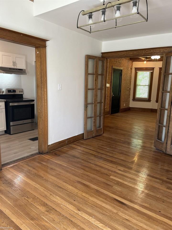 4766 Commonwealth St #1N - Photo 6 of 31