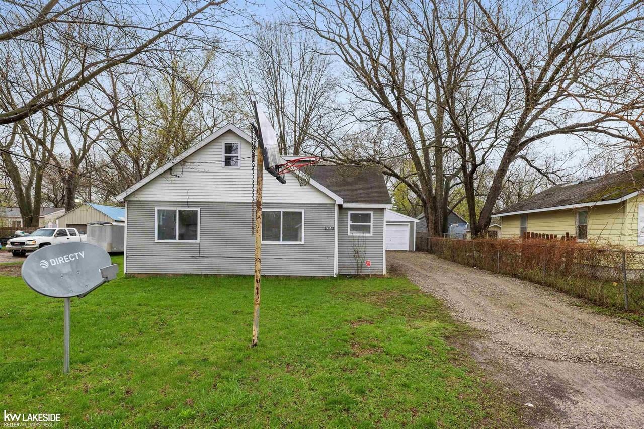 2105 Lambden Rd - Photo 2 of 22