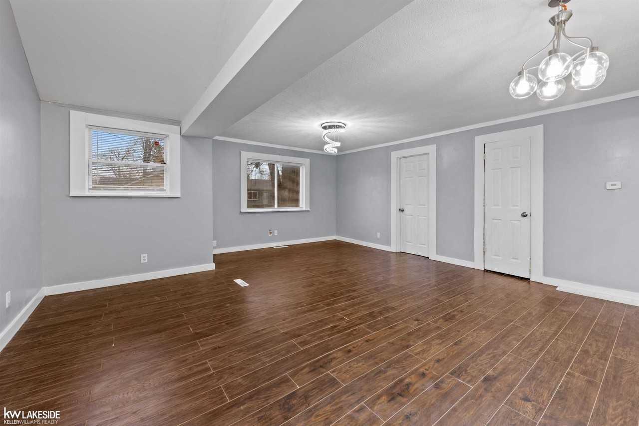 2105 Lambden Rd - Photo 6 of 22