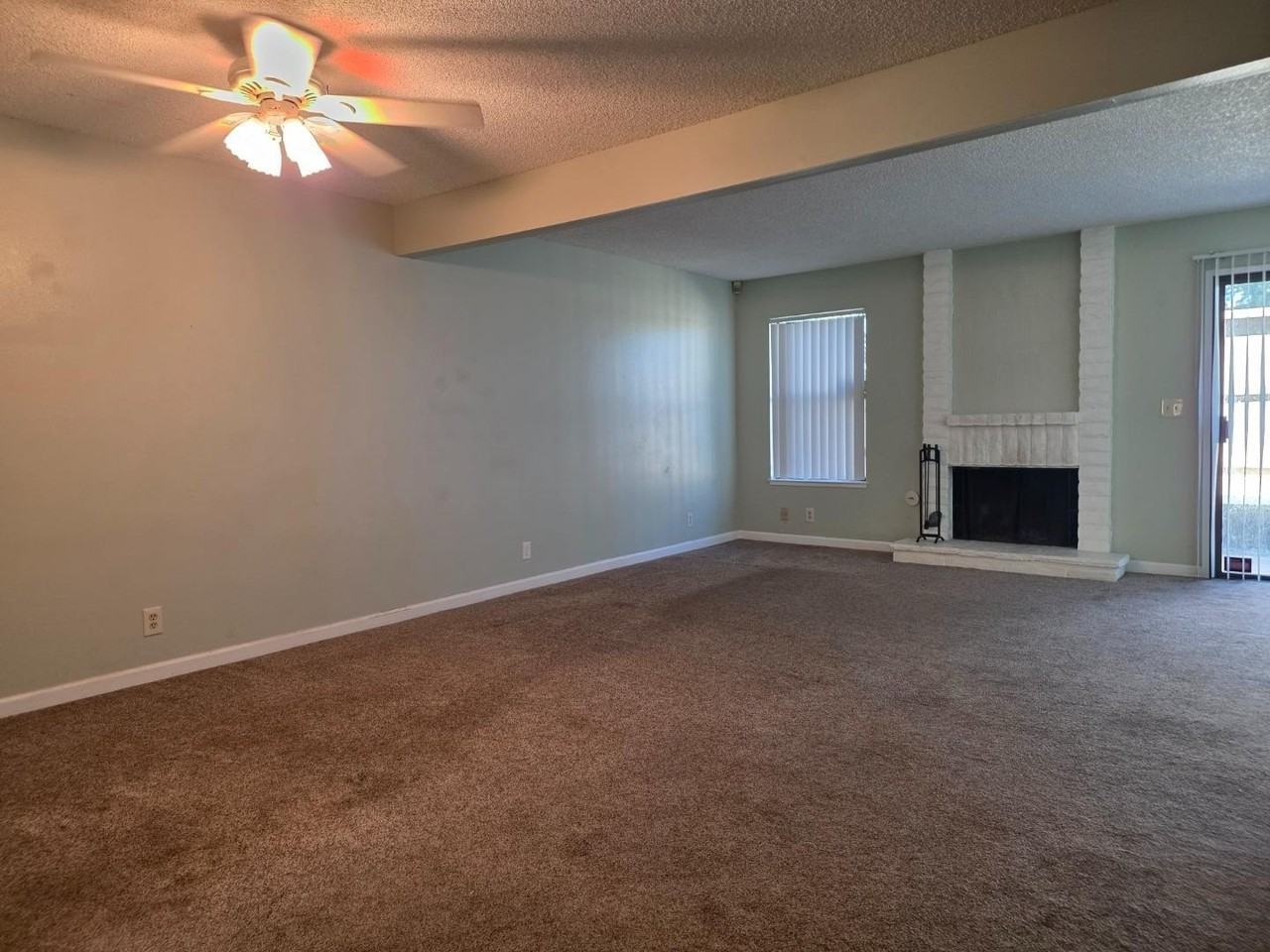 1884 Cherokee Dr - Photo 4 of 12