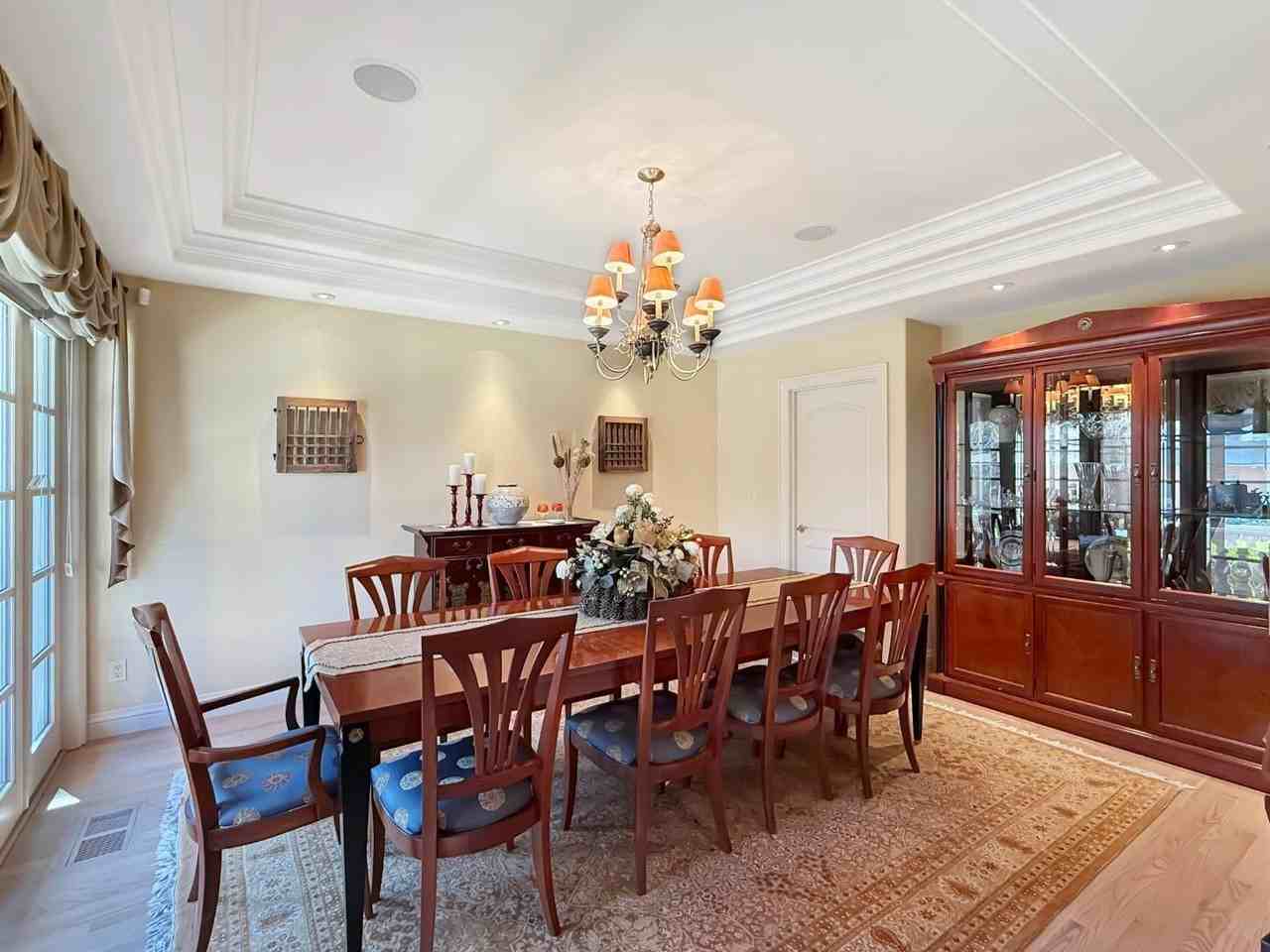1526 Hillview Dr - Photo 5 of 50