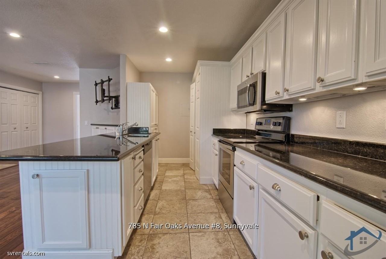 785 N Fair Oaks Ave - Photo 6 of 23