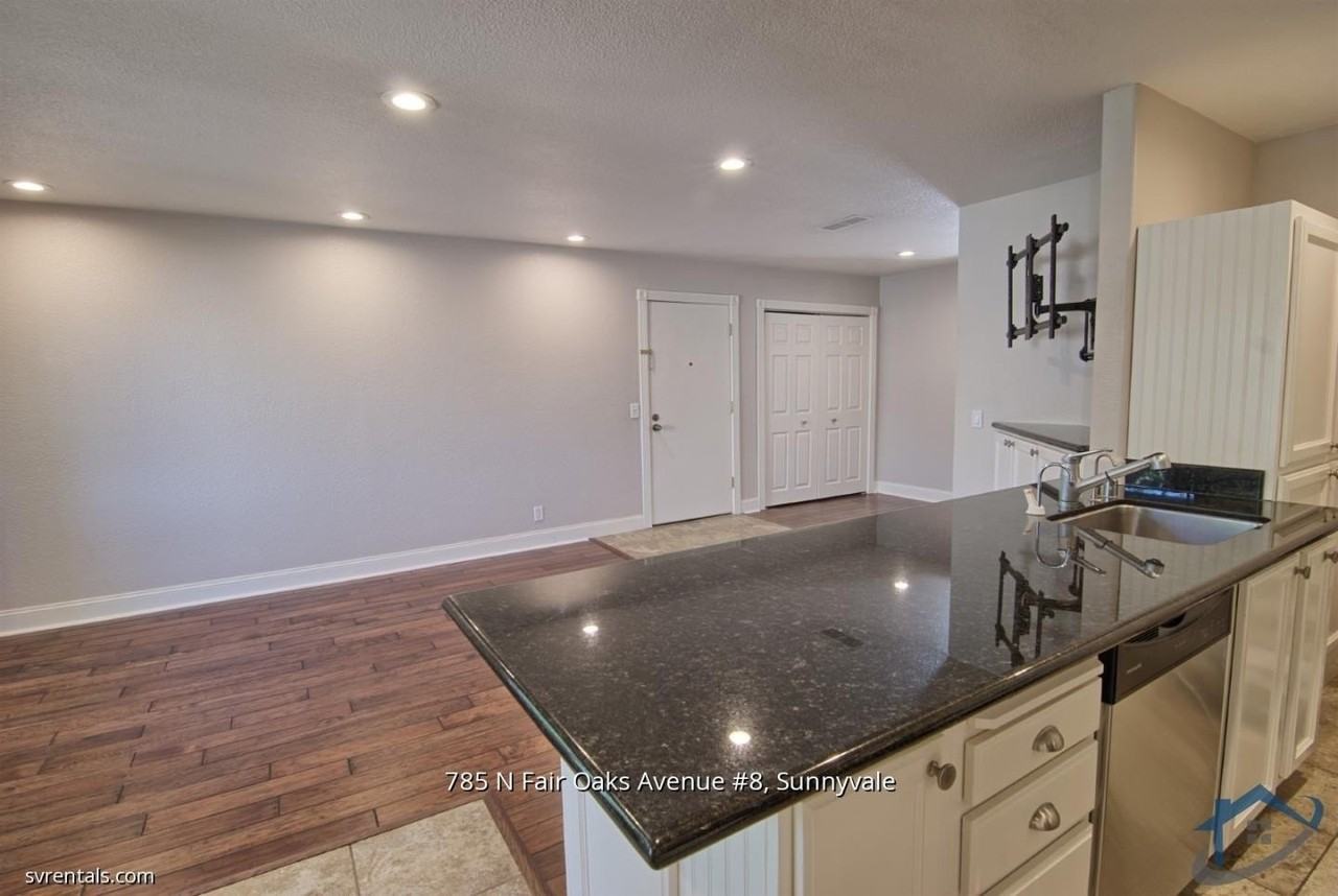 785 N Fair Oaks Ave - Photo 7 of 23
