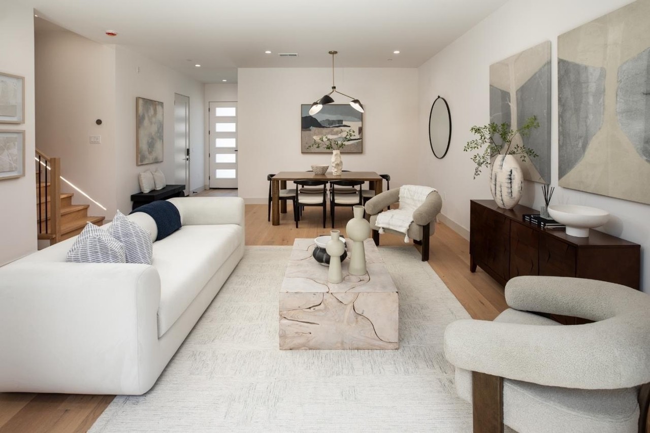 813 Bay Rd - Photo 5 of 23