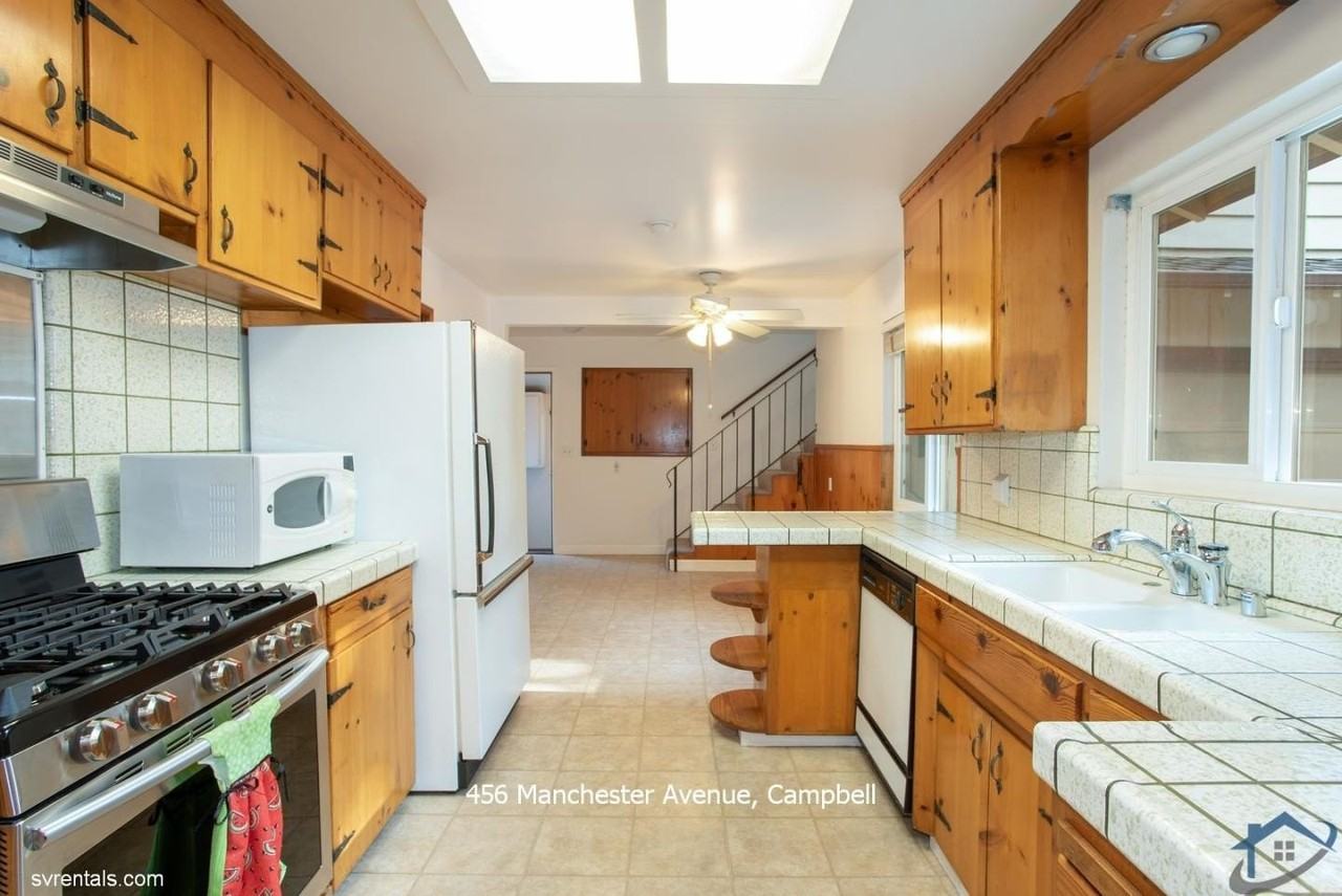 456 Manchester Ave - Photo 4 of 22