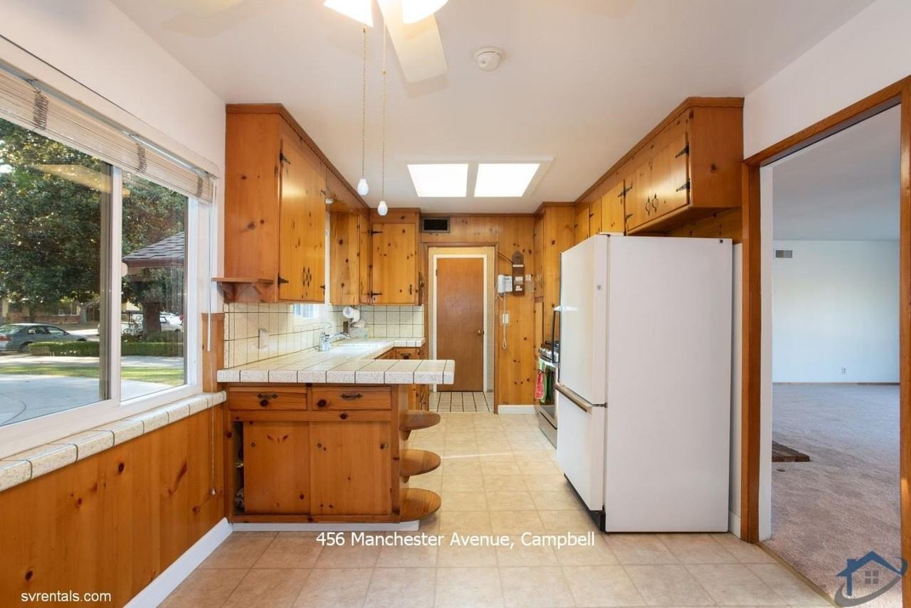 456 Manchester Ave - Photo 5 of 22