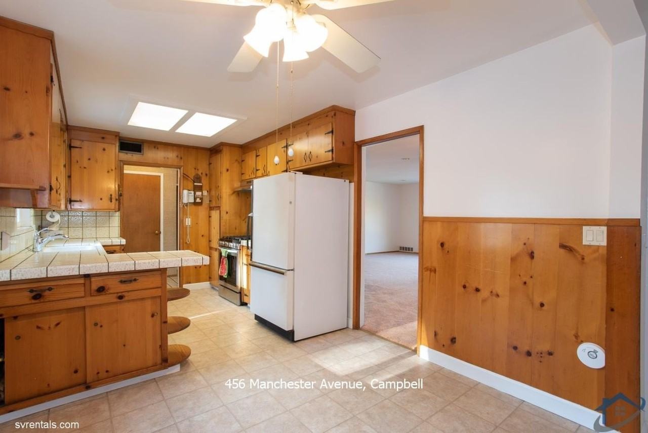 456 Manchester Ave - Photo 6 of 22