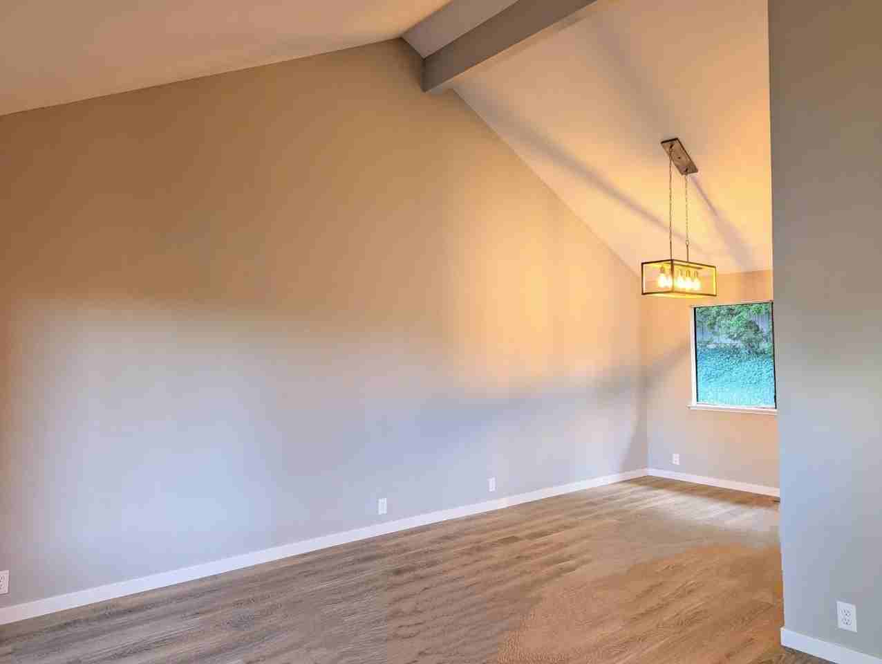 6525 Idlewild Ct - Photo 4 of 21