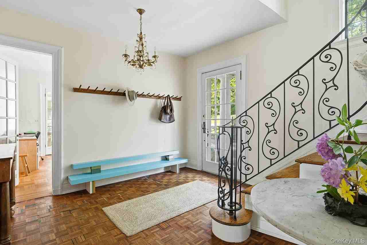 111 Lexow Ave - Photo 7 of 50