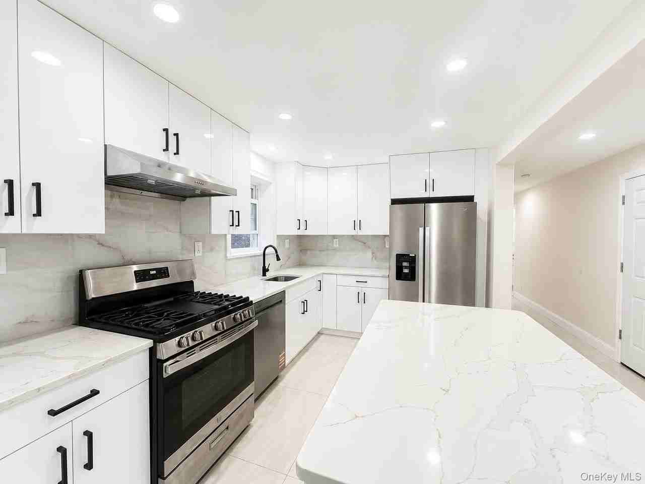 16515 65th Ave #2FL - Photo 2 of 15