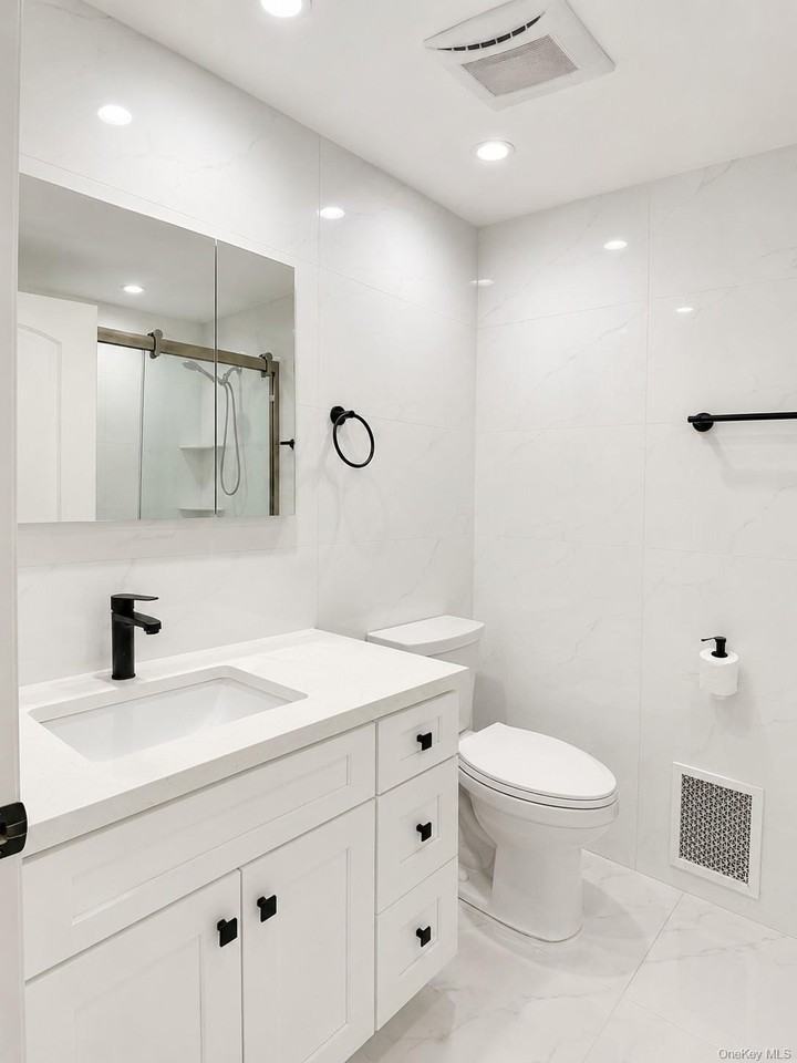 16515 65th Ave #2FL - Photo 7 of 15