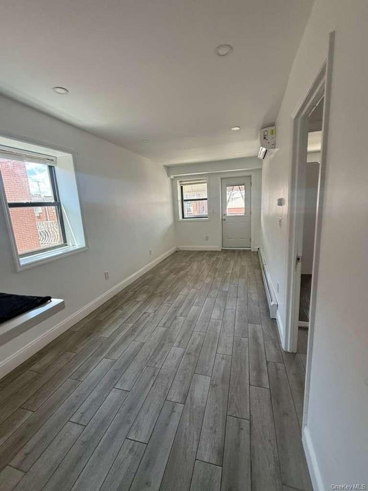 3444 59th St #3F - Photo 4 of 12