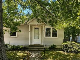 featured image of 7 Bolton Dr