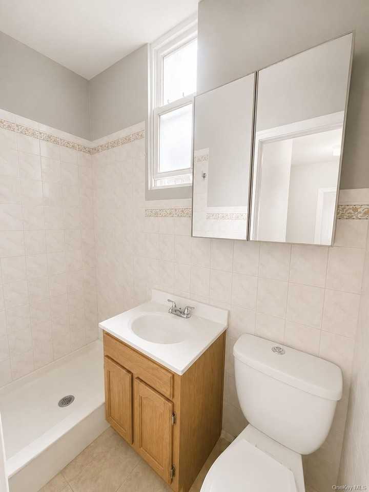 787 Woodward Ave #1L - Photo 7 of 10
