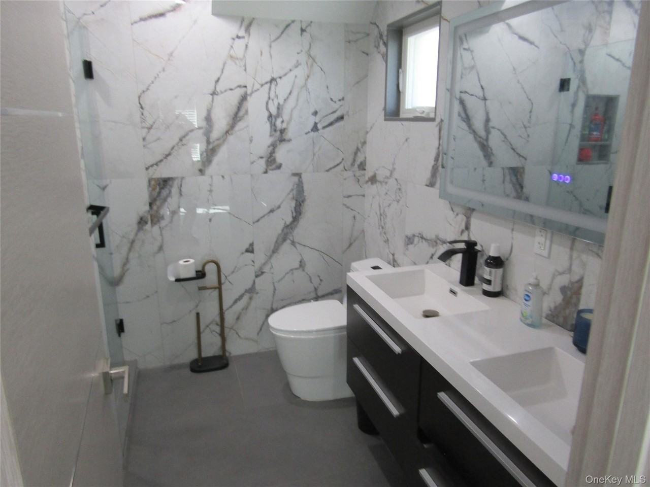 89 Kenneth Pl - Photo 4 of 26
