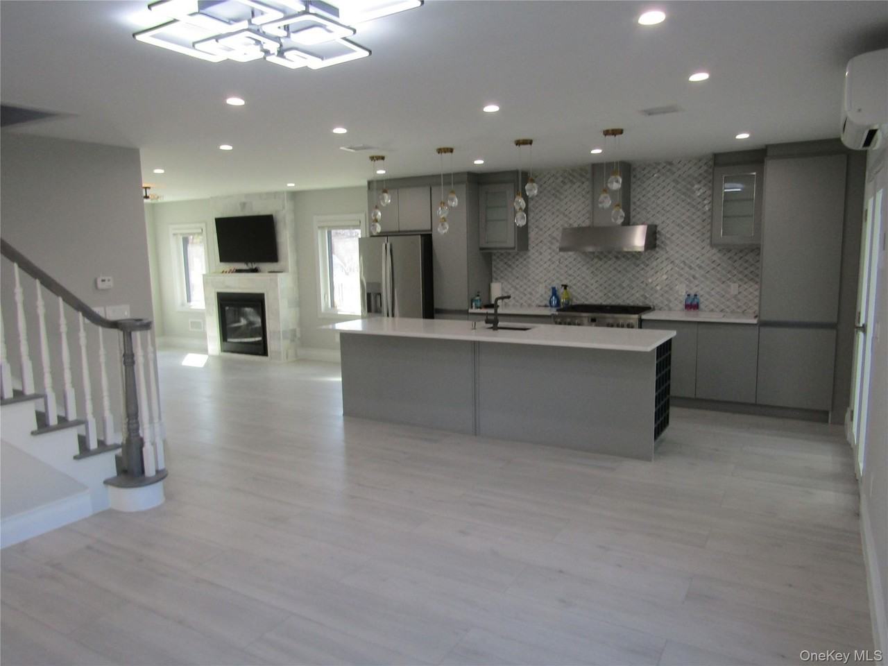 89 Kenneth Pl - Photo 6 of 26