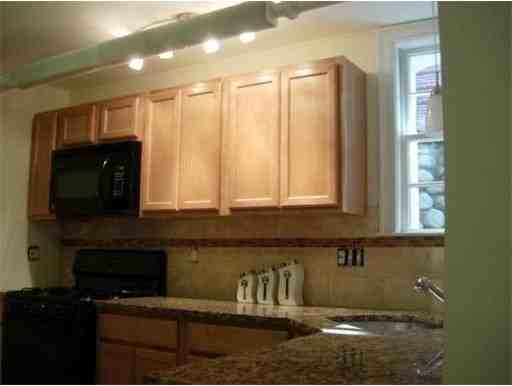 35 Lee St #1 - Photo 5 of 17