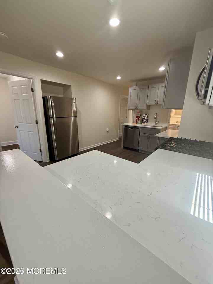 153 Seabreeze Ave #3 - Photo 4 of 4