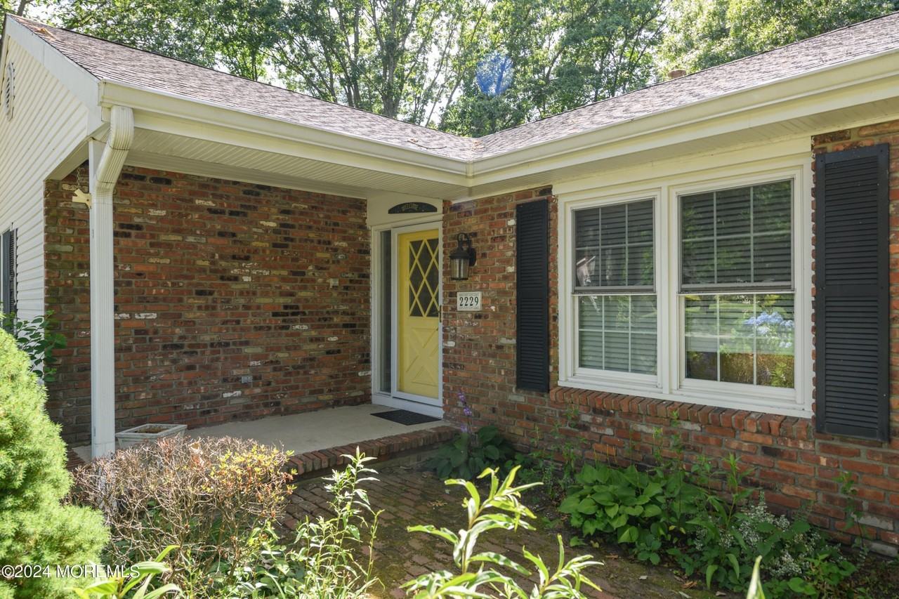 2229 Fromkin Dr - Photo 2 of 43