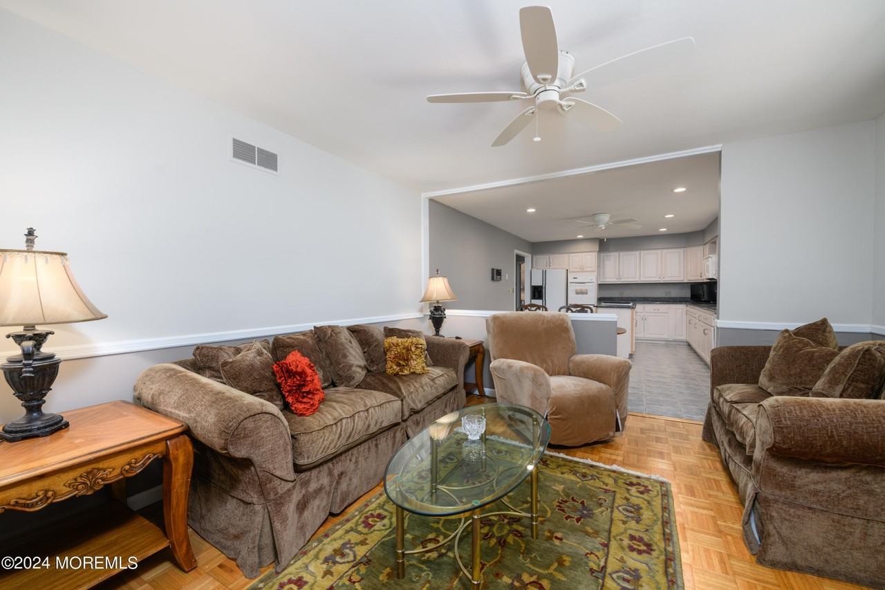 2229 Fromkin Dr - Photo 5 of 43