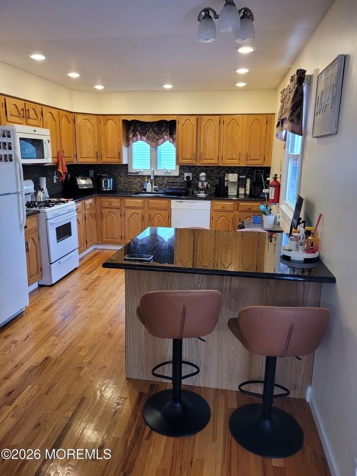 5 Peachtree Rd - Photo 3 of 6