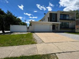featured image of 16W611 56th St #1