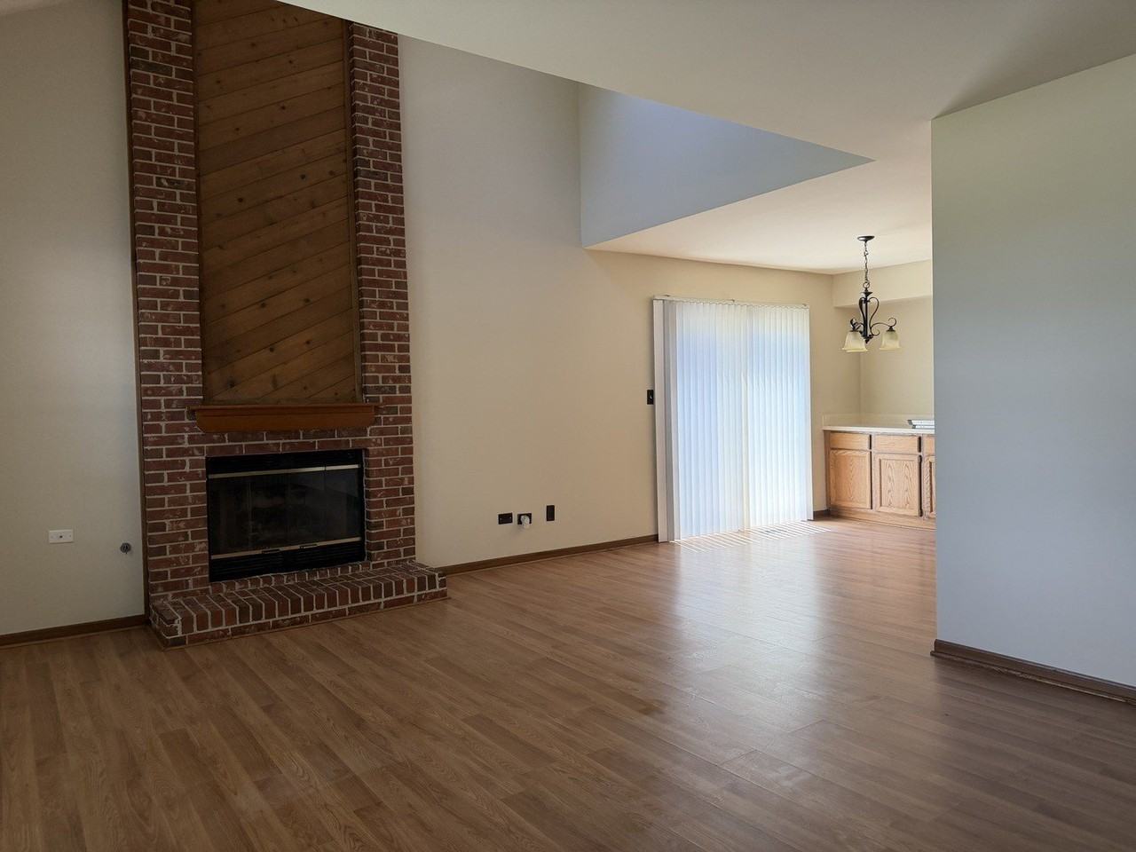 101 S Oakhurst Dr - Photo 6 of 15