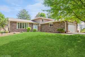 featured image of 98 Quail Hollow Ct