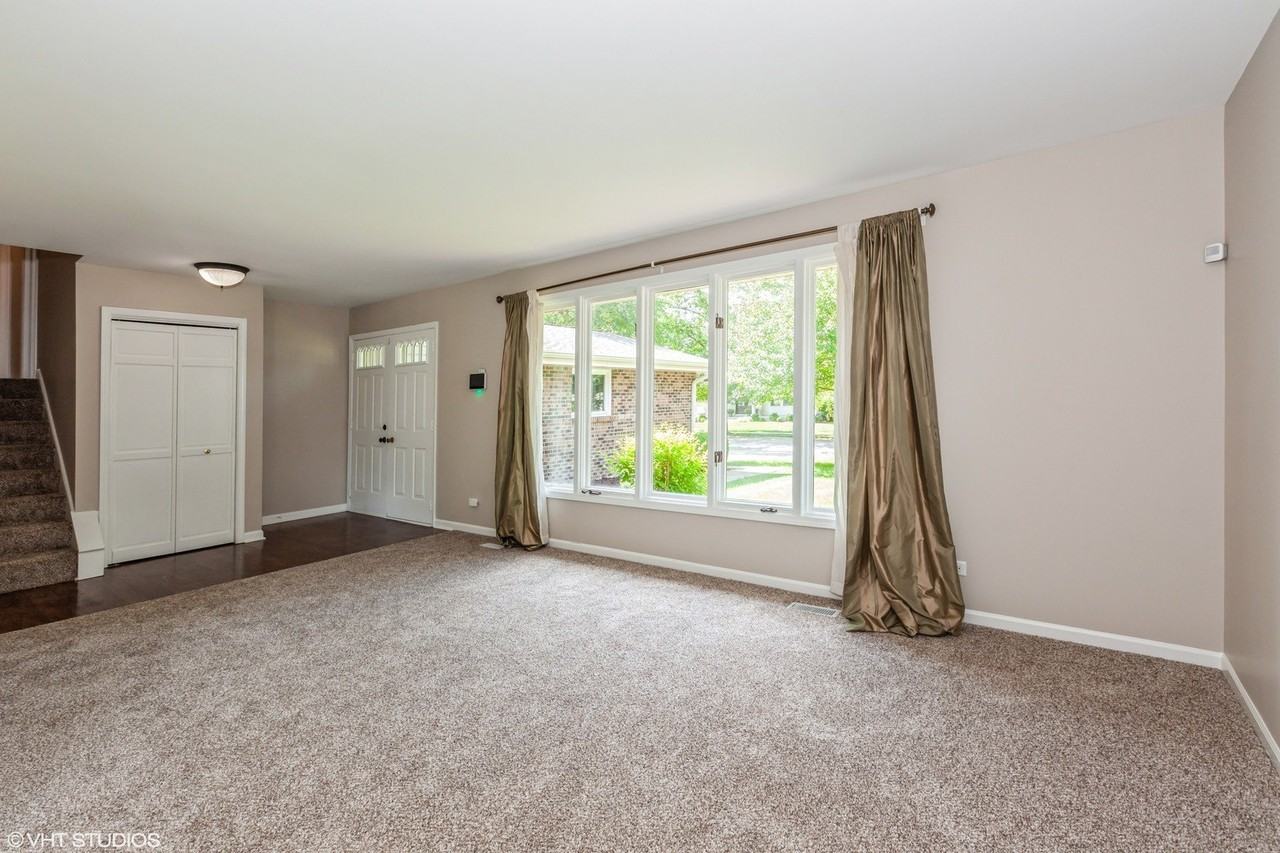 98 Quail Hollow Ct - Photo 2 of 17