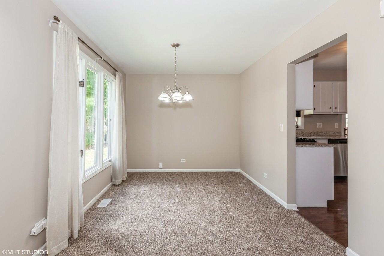 98 Quail Hollow Ct - Photo 3 of 17