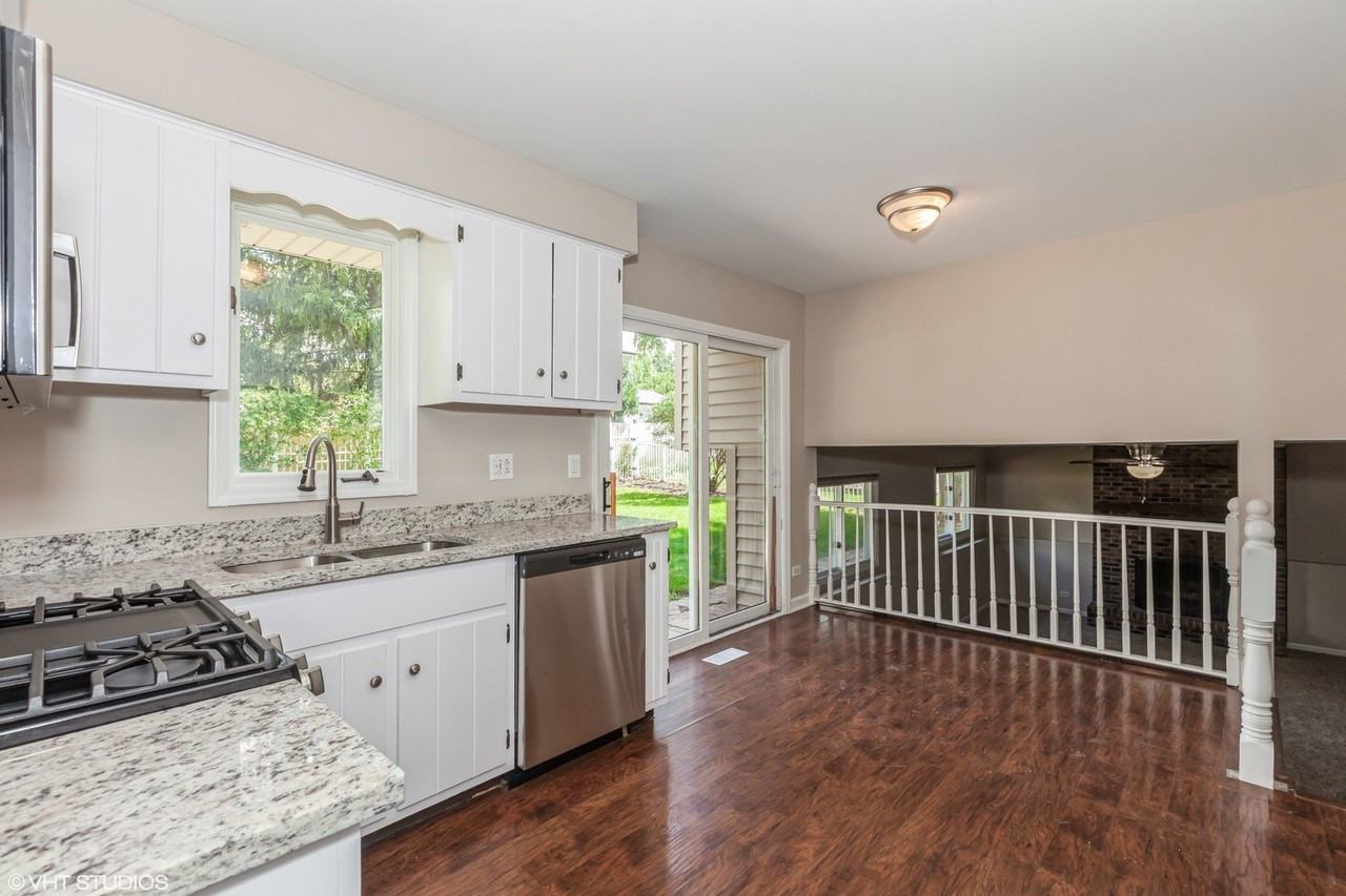 98 Quail Hollow Ct - Photo 4 of 17