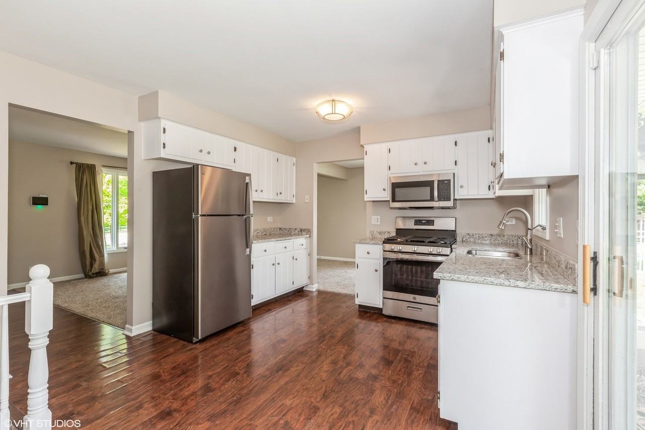 98 Quail Hollow Ct - Photo 5 of 17