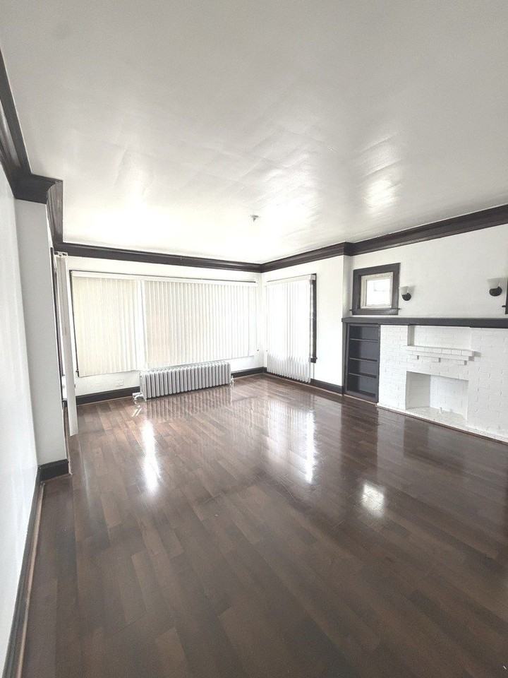 8026 S Aberdeen St #1 - Photo 3 of 31