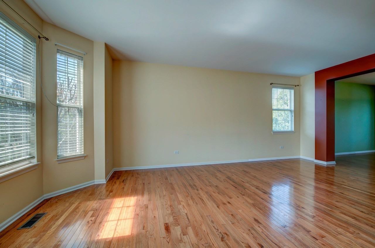 860 Spring Creek Cir - Photo 4 of 26