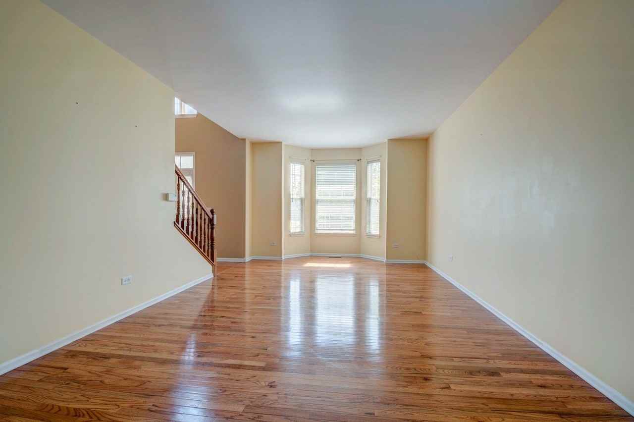 860 Spring Creek Cir - Photo 5 of 26
