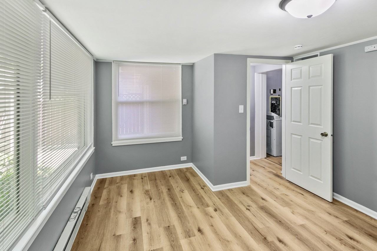 17561 Hillside Ave - Photo 6 of 17