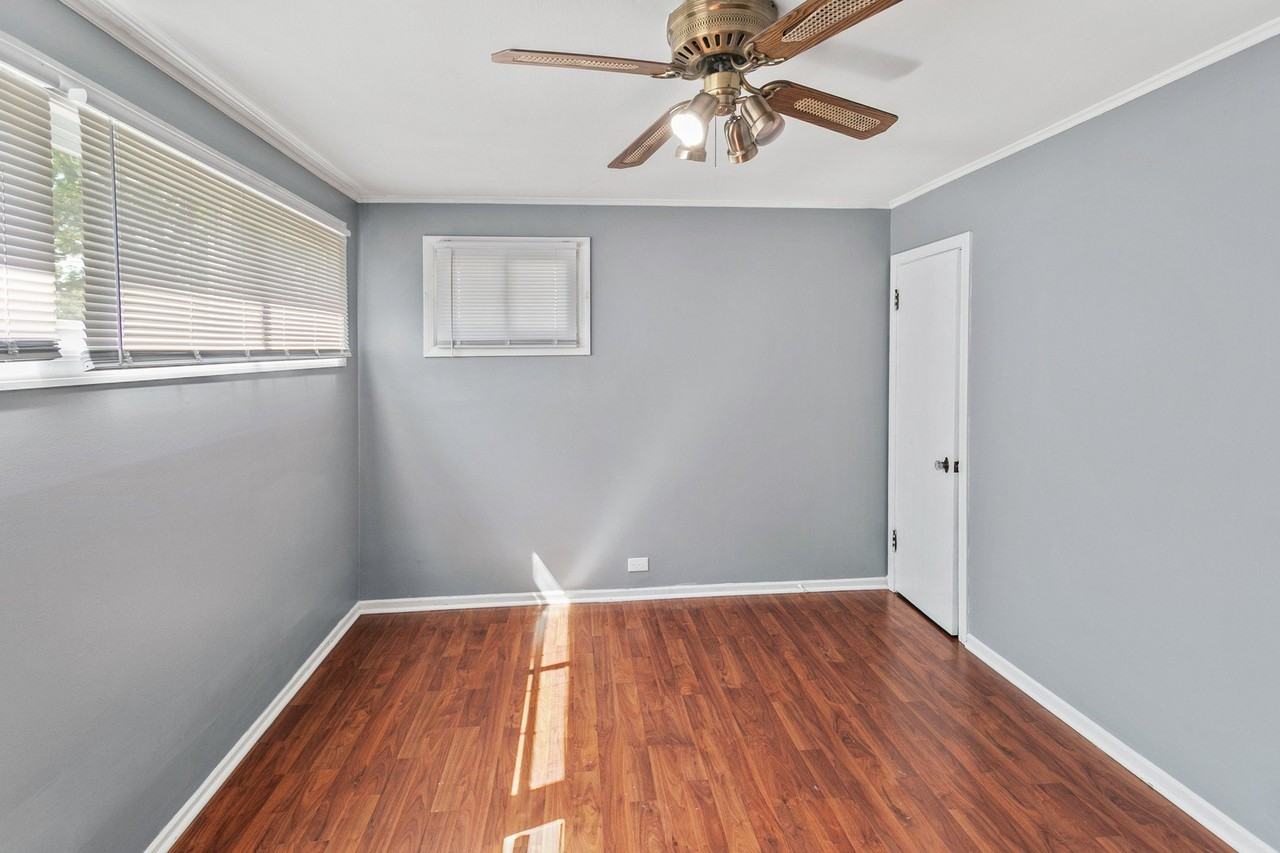 17561 Hillside Ave - Photo 7 of 17